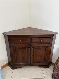 Mobile angolare in legno massiccio stile classico