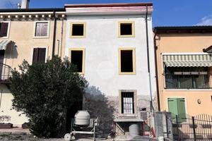 CASA SEMINDIPENDENTE A VERONA