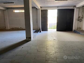 Capannone a Volla, via Filichito