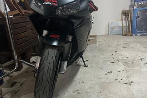 Honda cbr 600 r