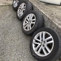 Pneumatici con cerchi in lega