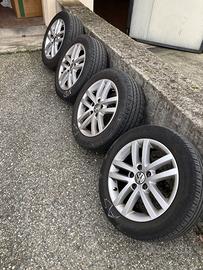 Pneumatici con cerchi in lega