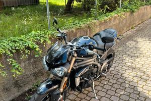 Triumph speed triple 1050