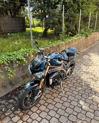 Triumph speed triple 1050