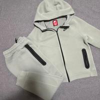 completo nike tech fleece