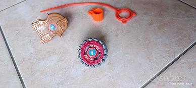 Beyblade trottola Hasbro Tomy 2010 rosa/grigio