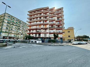 4 LOCALI A NAPOLI