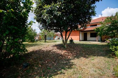 PORZIONE DI BIFAMILIARE A RIVAROSSA