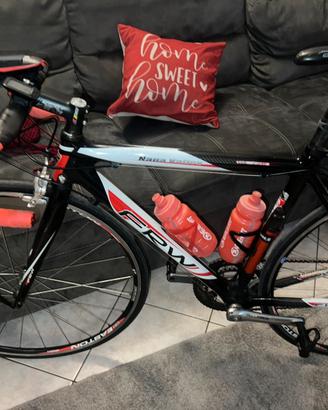 Bici da corsa carbonio ultra leggere