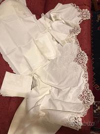 Lenzuola matrimoniali ricamate a mano