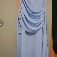 Abito lungo azzurro elegante con spacco