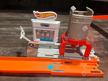 Hot wheels - ponte delle acrobazione