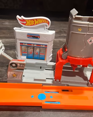 Hot wheels - ponte delle acrobazione