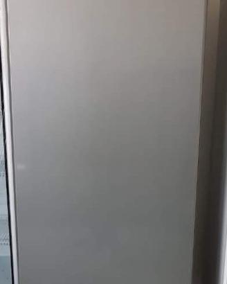Frigo acciaio da cucina bar