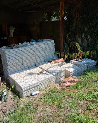 Piastrelle in cemento e graniglia per esterni