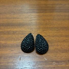 Orecchini a goccia neri