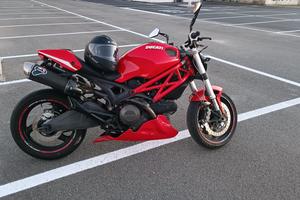 Ducati Monster 696
