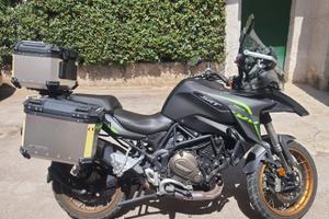QJ MOTOR SRT 700 X –– TRIS DI BAULETTI