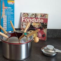 Set fonduta + forchette manico legno + Ricettario