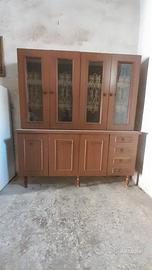 credenza con vetrina divisa a due pezzi