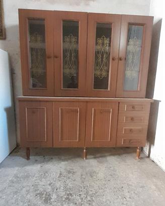 credenza con vetrina divisa a due pezzi