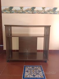 Mobiletto in legno con rotelle