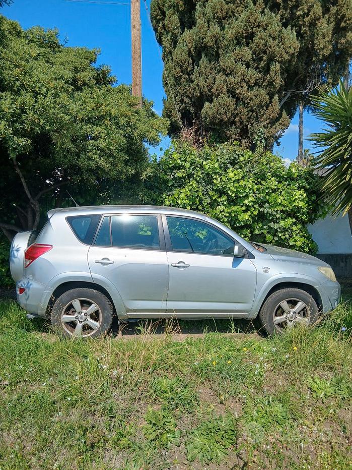 TOYOTA RAV4 3ª serie