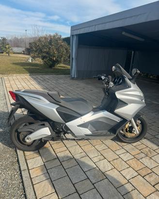 Aprilia srv 850