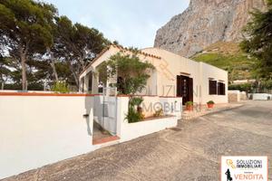 Villa indipendente con giardino
