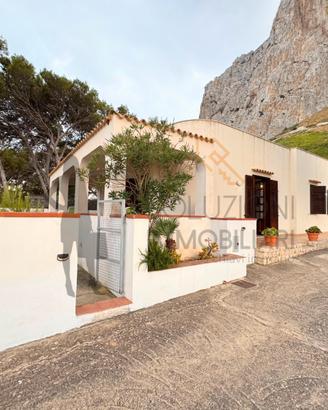 Villa indipendente con giardino