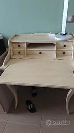 Scrittoio in legno 