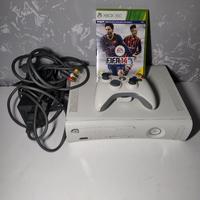 Xbox 360 bianca completa di cavi e gioco Fifa 14