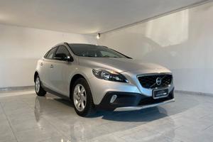 V40 CROSS COUNTRY ACCONTO 0€ RATE DA 190€ AL MESE