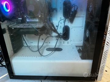 Pc fisso gaming con monitor samsung