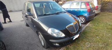 Lancia Ypsilon 1.2 16V Platino