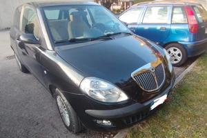 Lancia Ypsilon 1.2 16V Platino