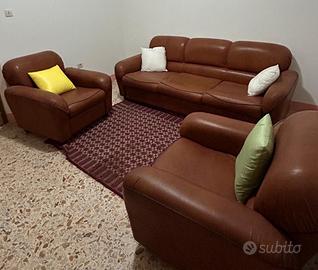 salotto in semi pelle 