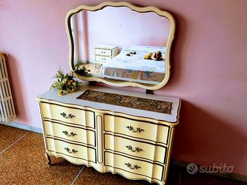 comò con specchio