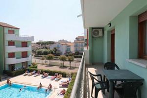 Bilocale fronte piscina