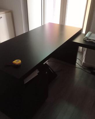 Scrivania angolare in legno nero