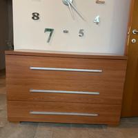 Mobile cassettiera in legno – design moderno