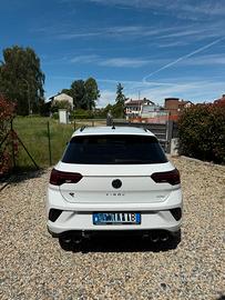 VOLKSWAGEN T ROC R