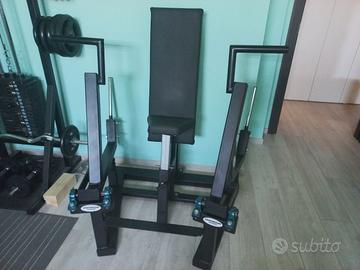 Chest Press convergente per pettorali
