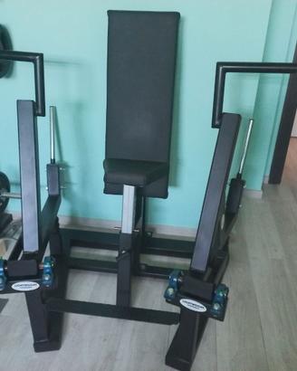 Chest Press convergente per pettorali bodybuilding