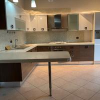 Cucina angolare bianca Aran