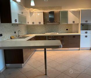 Cucina angolare bianca Aran