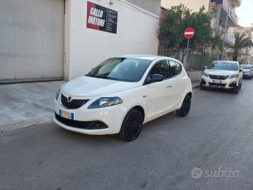 Lancia Ypsilon 1.0 Hybrid 2021