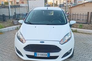 Ford Fiesta  1.5 DTCí Titanium 