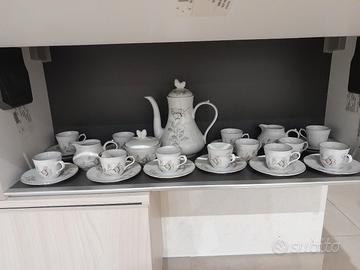 2 modelli di set di tè 