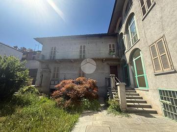 4 LOCALI A GASSINO TORINESE